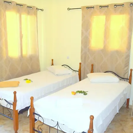 別荘 Dourios Ippos *