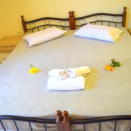 Dourios Ippos * Frikes