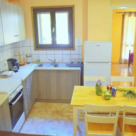 Dourios Ippos 別荘 Frikes