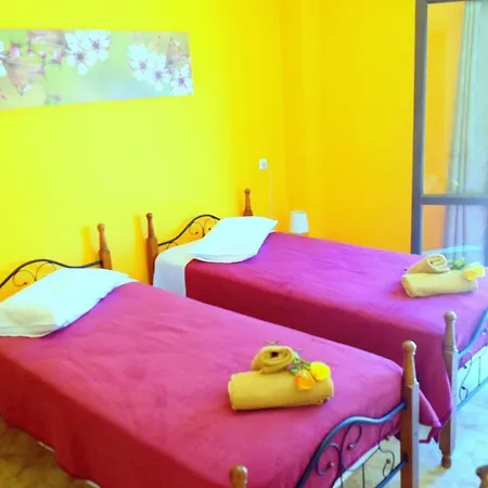 Dourios Ippos Semesterbostad Frikes