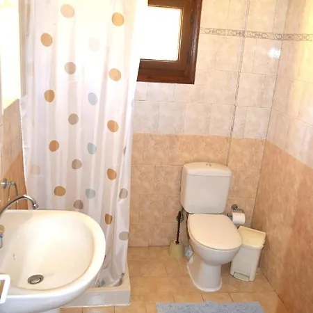 Semesterbostad Dourios Ippos *