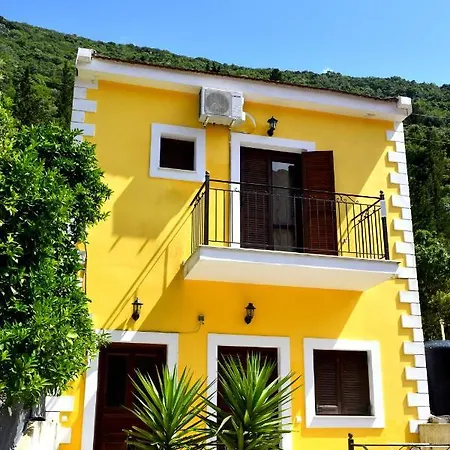 Dourios Ippos * Frikes